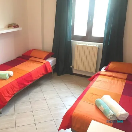 Rent this 2 bed room on Via Alessandro Tadino in 50, 20124 Milan MI
