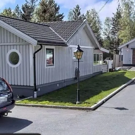 Rent this 3 bed apartment on Lundsångarvägen in 193 91 Söderskogen, Sweden