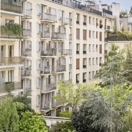 Rent this 4 bed apartment on 101 Avenue Charles de Gaulle in 92200 Neuilly-sur-Seine, France