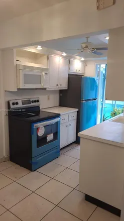Image 3 - 1719 Wiley Street, Hollywood, FL 33020, USA - Condo for rent