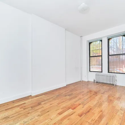 Image 4 - 138 Scholes Street, New York, NY 11206, USA - Apartment for rent