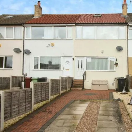 Buy this 3 bed townhouse on Somerdale Close in Pudsey, LS13 4SB