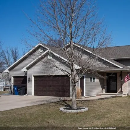 Buy this 4 bed house on 800 Carissa Court in Omro, Winnebago County