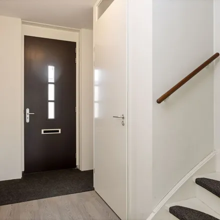 Rent this 3 bed apartment on Oisterwijkse Bossen en Vennen in Hendrik Willem Mesdagstraat, 5062 KJ Oisterwijk
