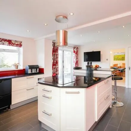 Image 3 - Stanford Way, Chesterfield, S42 7NH, United Kingdom - House for sale