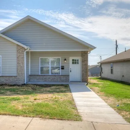 Rent this 3 bed house on 2253 South Kentucky Avenue in Joplin, MO 64804