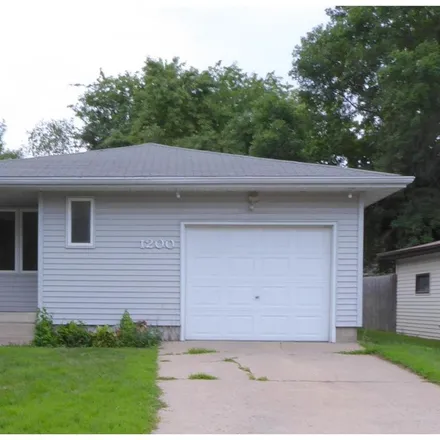 Buy this 3 bed house on 1200 Lakeview Avenue in Windom, MN 56101