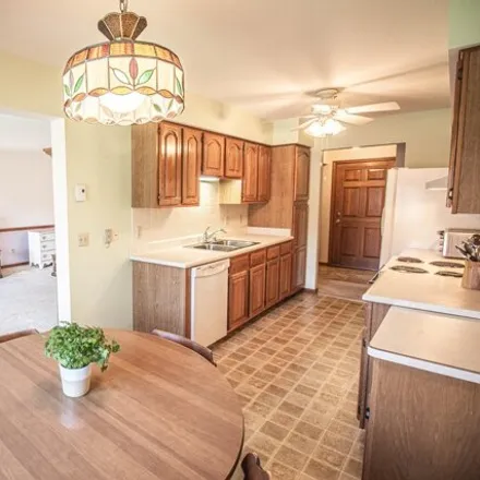 Image 3 - 530 N Silverbrook Dr Unit 227, West Bend, Wisconsin, 53090 - Condo for sale