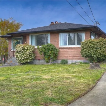 Buy this 4 bed house on 4109 N Huson St in Tacoma, Washington
