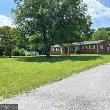 Image 2 - 108 Signal Ave, Hedgesville, West Virginia, 25427 - House for sale
