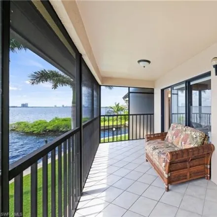 Image 4 - 15474 Admiralty Circle, Riverbend Golf and River Club, Lee County, FL 33917, USA - Condo for sale
