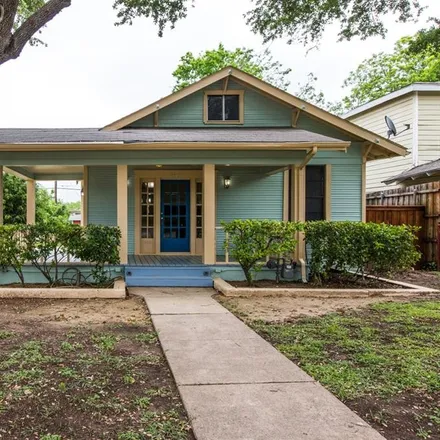 Rent this 3 bed house on 818 North Bishop Avenue in Dallas, TX 75208