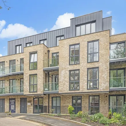 Rent this 3 bed apartment on Gifford Street in London, N1 0GN