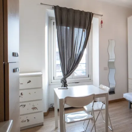 Rent this studio apartment on GetFIT in Via Carlo Ravizza, 4