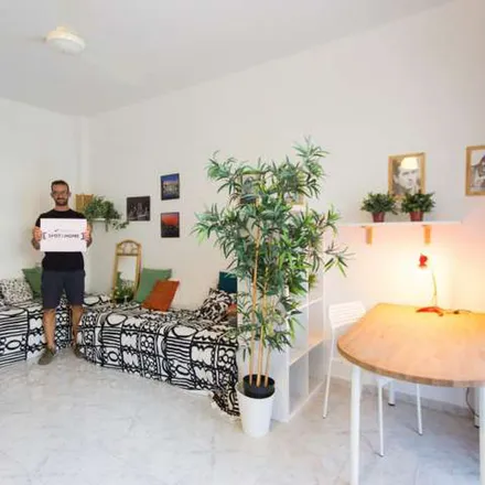 Image 2 - Via Paul Valery, 20143 Milan MI, Italy - Apartment for rent
