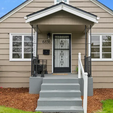 Buy this 3 bed house on 6836 North Armour Street in Portland, OR 97203
