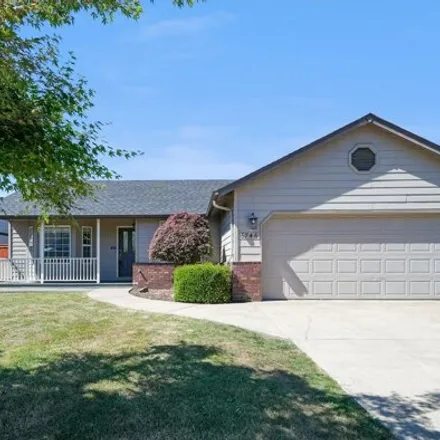 Buy this 3 bed house on 6746 Simeon Dr in Springfield, Oregon