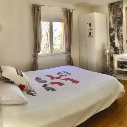 Rent this 3 bed duplex on 06140 Tourrettes-sur-Loup