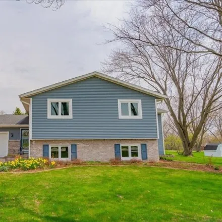 Buy this 5 bed house on 6759 Portage Road in Windsor, Dane County