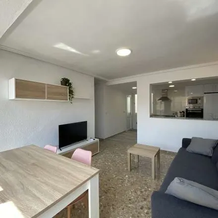 Image 9 - Carrer d'Escalante, 69, 46011 Valencia, Spain - Apartment for rent