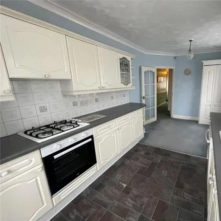 Image 4 - unnamed road, Southend-on-Sea, SS9 5HD, United Kingdom - House for sale