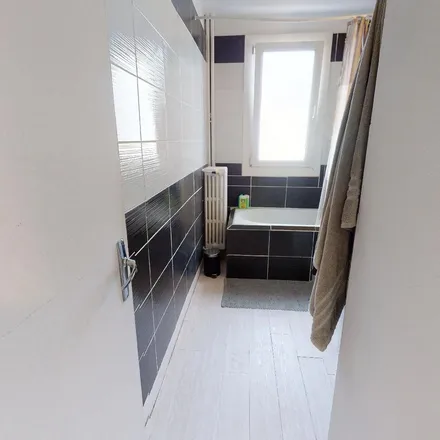 Image 3 - 3 Rue Adolphe Dietrich, 21000 Dijon, France - Apartment for rent