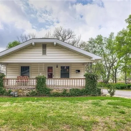 Buy this 3 bed house on 1857 South Olive Street in Pittsburg, KS 66762