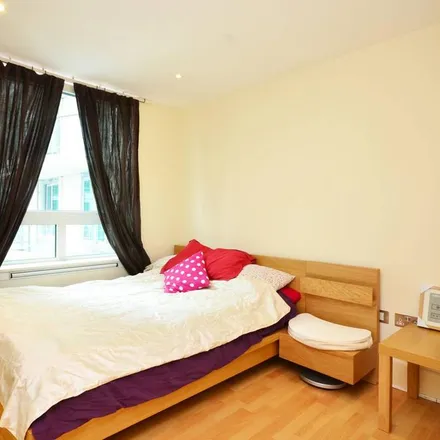 Image 3 - Ensign House, 12 A202, London, SW8 2LU, United Kingdom - Apartment for rent