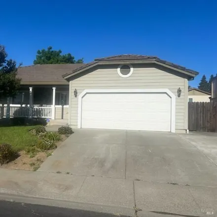 Rent this 3 bed house on 166 Woodridge Circle in Vacaville, CA 95687