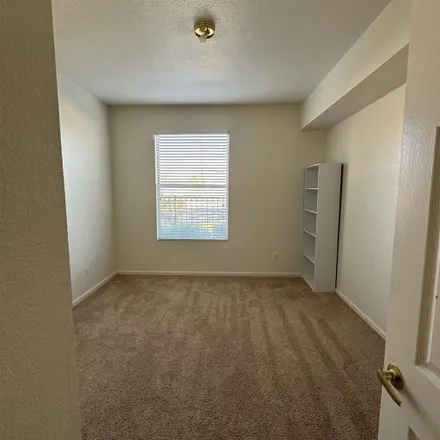 Image 2 - 3906 Dalecrest Drive, Las Vegas, NV 89129, USA - Apartment for rent