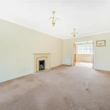 Image 3 - Queensfield, Swindon, United Kingdom - House for sale