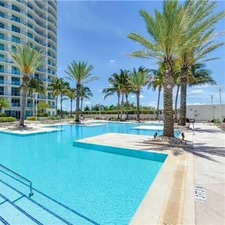 Image 3 - 3000 Oasis Grand Boulevard, Fort Myers, FL 33916, USA - Condo for rent