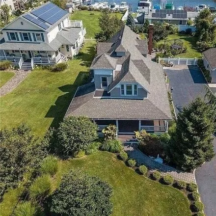 Image 9 - 95 Ocean Ave, Bay Shore, New York, 11706 - House for sale