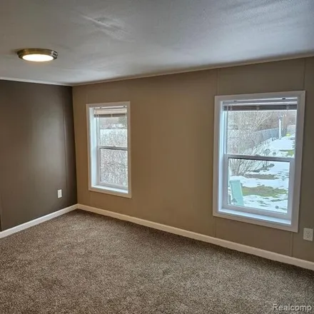 Image 8 - 3159 Bagpipe Drive, Pine River Township, MI 48801, USA - Apartment for sale
