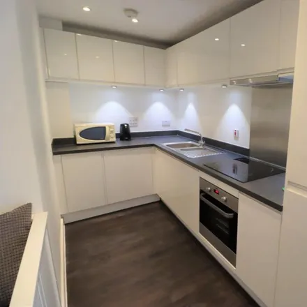 Image 2 - Golden Jubilee Way, Wickford, SS12 9FT, United Kingdom - Apartment for rent