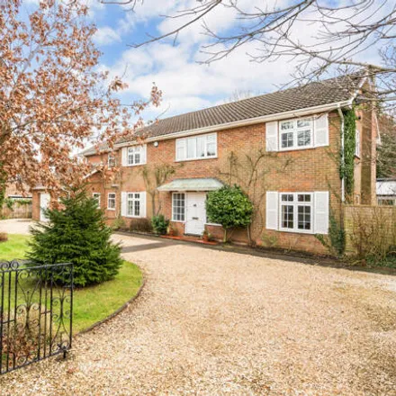 Buy this 5 bed house on The Beacon School in Oakway, Chesham Bois