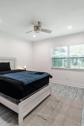 Rent this 1 bed room on Orlando