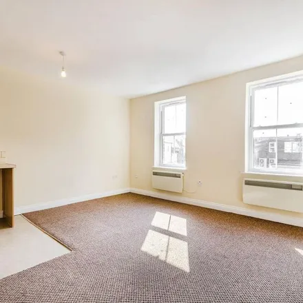 Image 4 - Lord Nelson, 32 Lower Road, London, SM1 4QP, United Kingdom - Apartment for rent