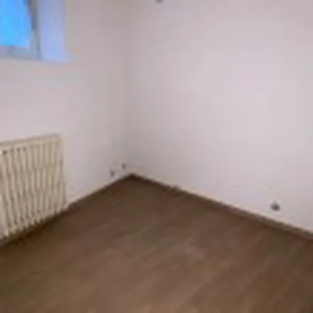 Image 1 - 10 Rue Peyrot, 12000 Rodez, France - Apartment for rent