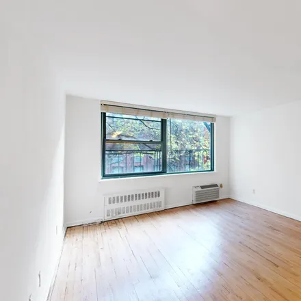 Image 3 - #3D, 212 East 77th Street, Lenox Hill, Manhattan, New York - Apartment for sale