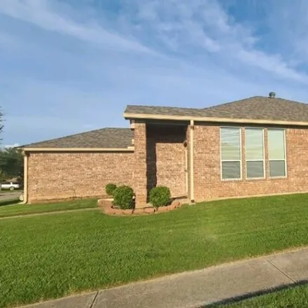 Image 2 - 7224 Decoy Ln, Fort Worth, Texas, 76120 - House for sale