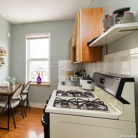 Image 8 - 85-12 91st Avenue, New York, NY 11421, USA - Townhouse for sale
