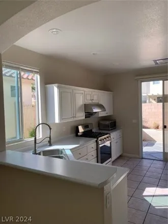 Image 3 - 7958 Teal Harbor Avenue, Spring Valley, NV 89117, USA - House for rent