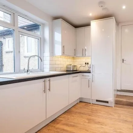 Image 3 - Beeches Road, London, SW17 7LZ, United Kingdom - Apartment for rent