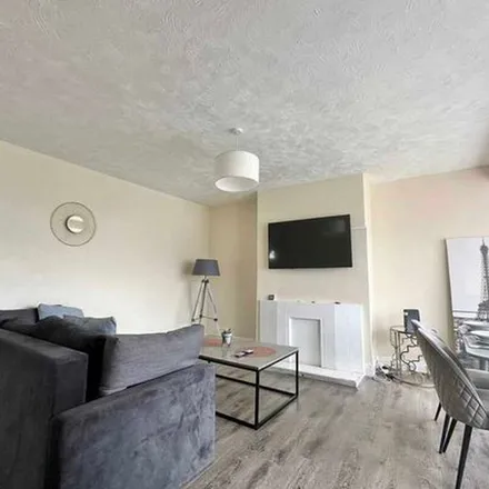 Image 9 - Easterly Crescent, Leeds, LS8 2SG, United Kingdom - Duplex for rent