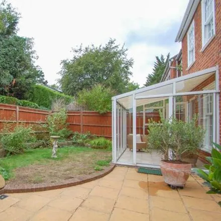 Image 3 - Bentinck Close, Gerrards Cross, SL9 8SQ, United Kingdom - House for sale