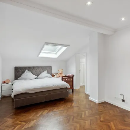 Rent this 3 bed apartment on Reichswaldallee 51 in 40472 Dusseldorf, Germany