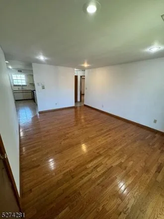 Image 8 - 796 Summer Avenue, Newark, NJ 07104, USA - Condo for sale