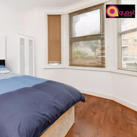 Rent this 7 bed room on Lonsdale Avenue in London, E6 3LE