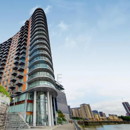 Image 2 - New Providence Wharf, 1 Fairmont Avenue, London, E14 9PF, United Kingdom - Apartment for sale
